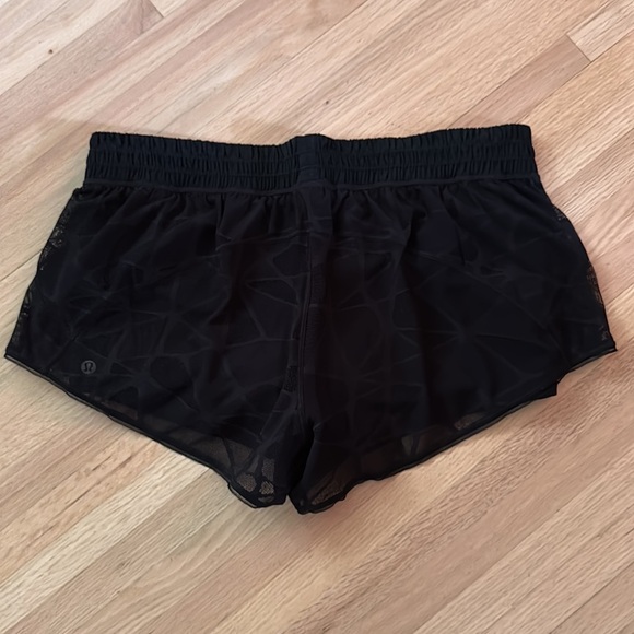 COPY - Lululemon City Sky Run By Shorts - Picture 5 of 7